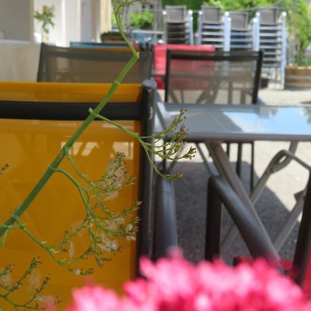 Auberge De La Petite Casserole Revest-des-Brousses Exteriér fotografie